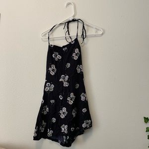 Hollister Daisy Romper Strappy Back detailing 🖤